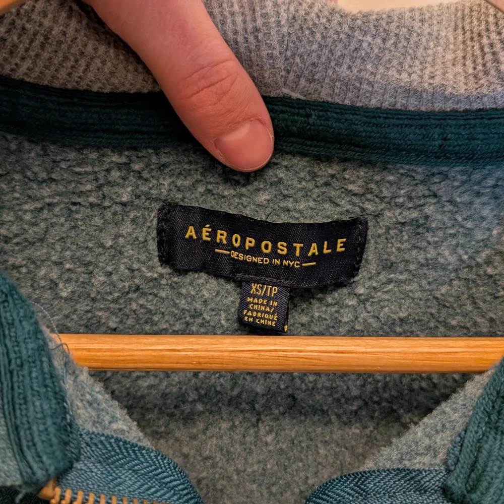 Aeropostale Teal and Yellow Zip-Up - Picture 4 of 4